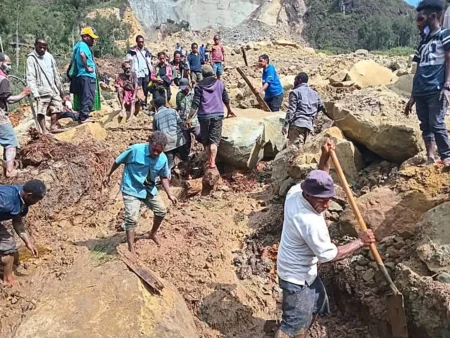Papua New Guinea landslide: 2,000 feared buried and thousands more remain at risk