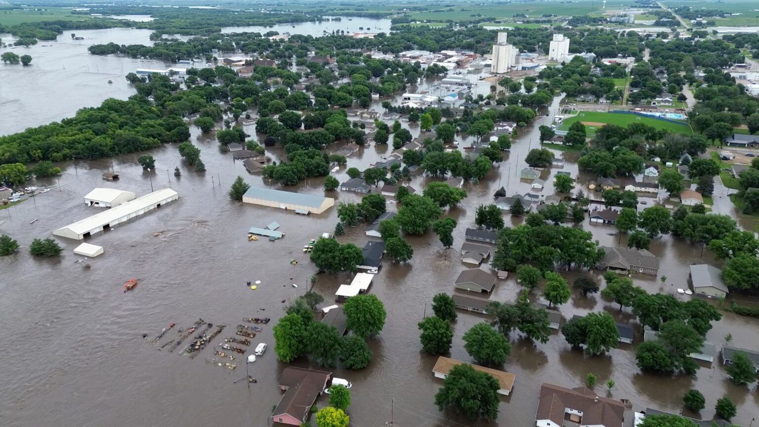 One million under flood warnings as heavy rain hits US Midwest