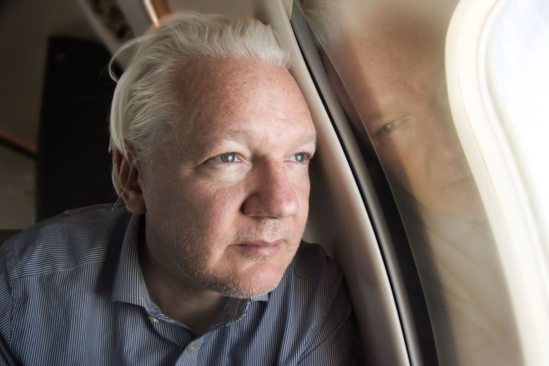 Julian Assange flying back to Australia after leaving US court a free man