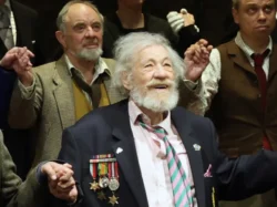 Sir Ian McKellen’s understudy shares insight into ‘stressful’ days after acting legend’s stage fall