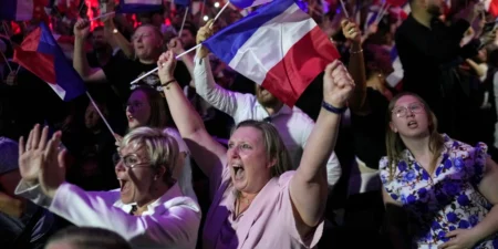 French election candidates withdraw in bid to block far right