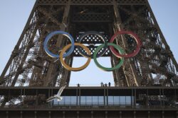 Plans to keep Olympic rings on Eiffel Tower sparks row 