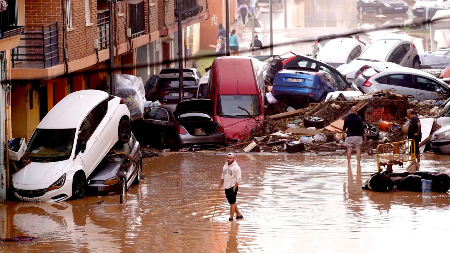 European news bulletin today – Spain’s flood death toll to rise, Migrants die crossing Channel, Trump warns EU will pay