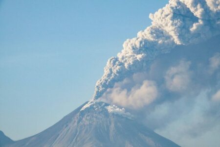 Flights to Bali cancelled due to volcanic ash clouds 