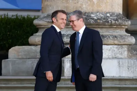 ‘Starmer and Macron to hold talks’ – Paper Talk 