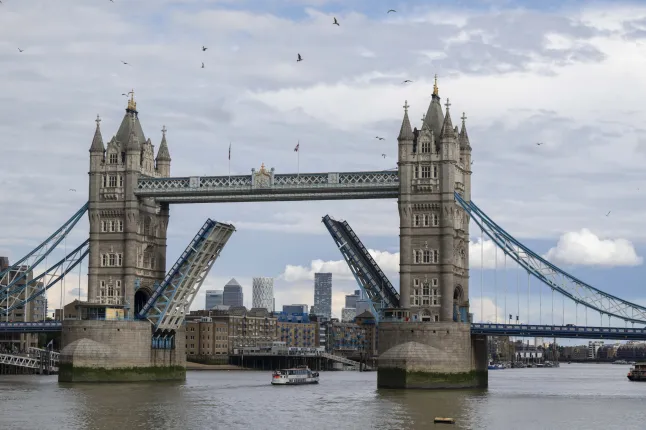 Tower Bridge today with both halfs folding. - The day a London bus jumped Tower Bridge to avoid disaster