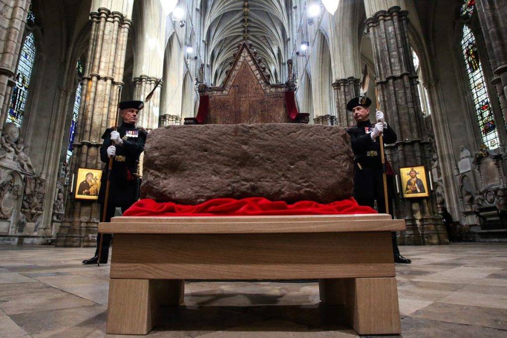 Search for 30 missing fragments from ancient Stone of Destiny after Westminster Abbey heist Search for 30 missing fragments from ancient Stone of Destiny after Westminster Abbey heist