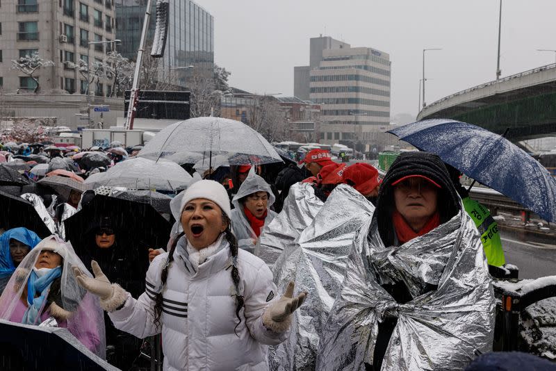 South Korea's presidential security chief defies Yoon arrest bid as deadline looms
