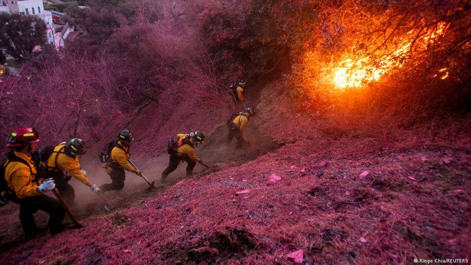 Los Angeles braces for return of high winds amid wildfires – DW – 01/13/2025 Los Angeles braces for return of high winds amid wildfires – DW – 01/13/2025