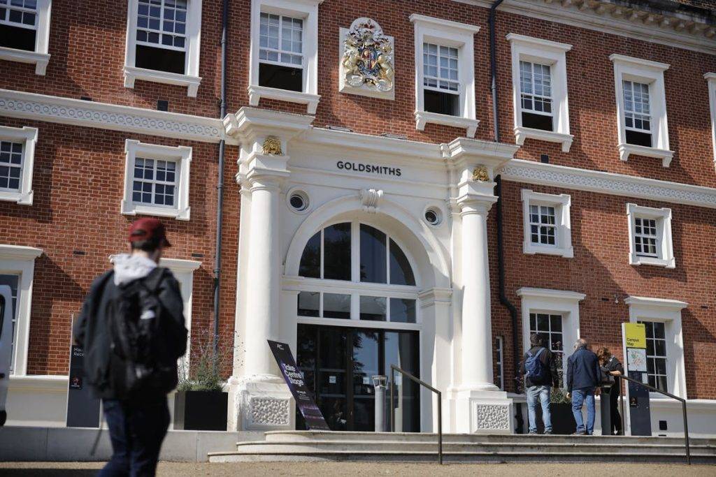 American killed fellow Goldsmiths student ‘after she urged him to take an STI test after sex’, court told American killed fellow Goldsmiths student ‘after she urged him to take an STI test after sex’, court told