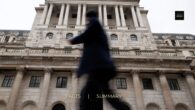 UK economy sees modest growth for first time in three months