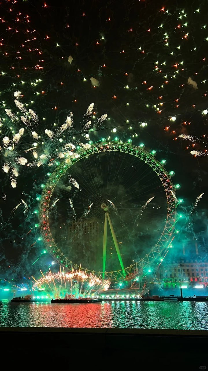 The London Eye and other landmarks have been lit up