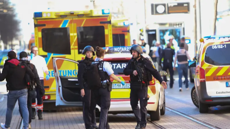 Car hits carnival crowd in Mannheim