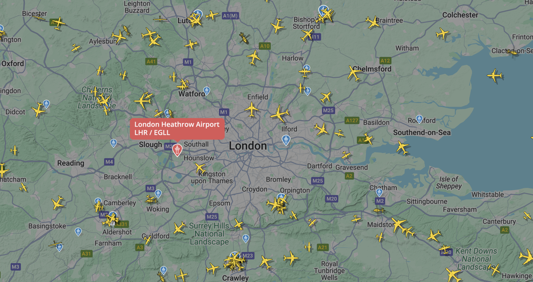 Air traffic map over Heathrow airport - Follow live updates on Heathrow closure