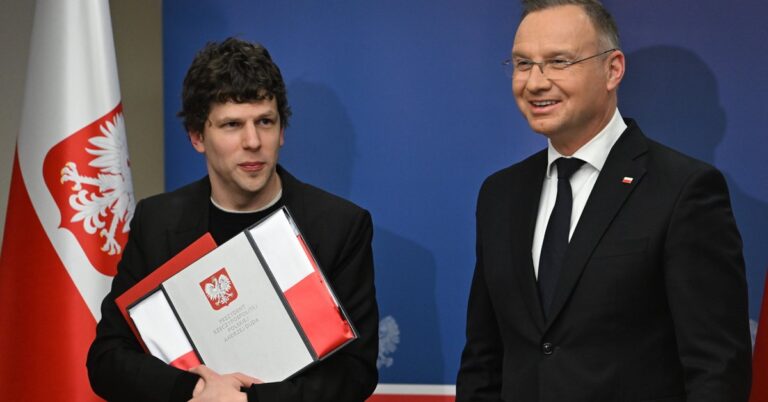 Jesse Eisenberg Granted Polish Citizenship – Poland News Briefing