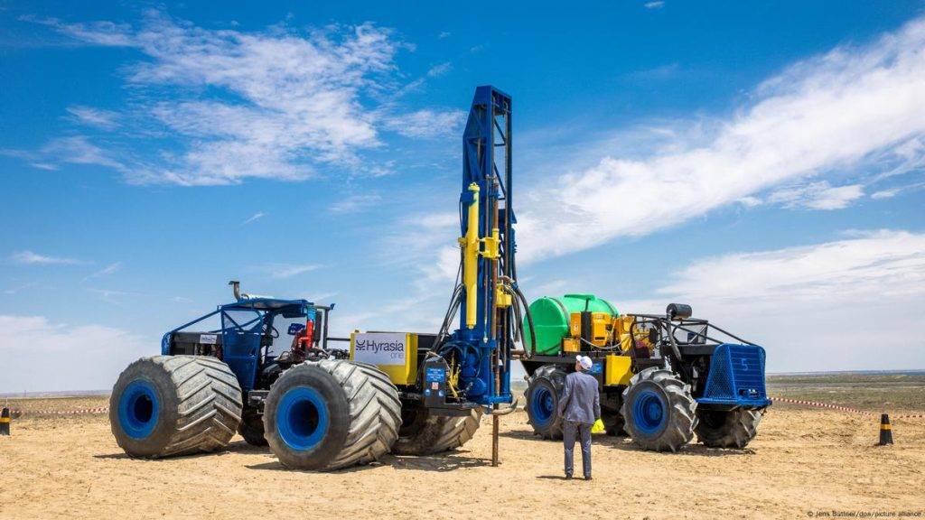 EU hones in on Central Asia in race for raw materials