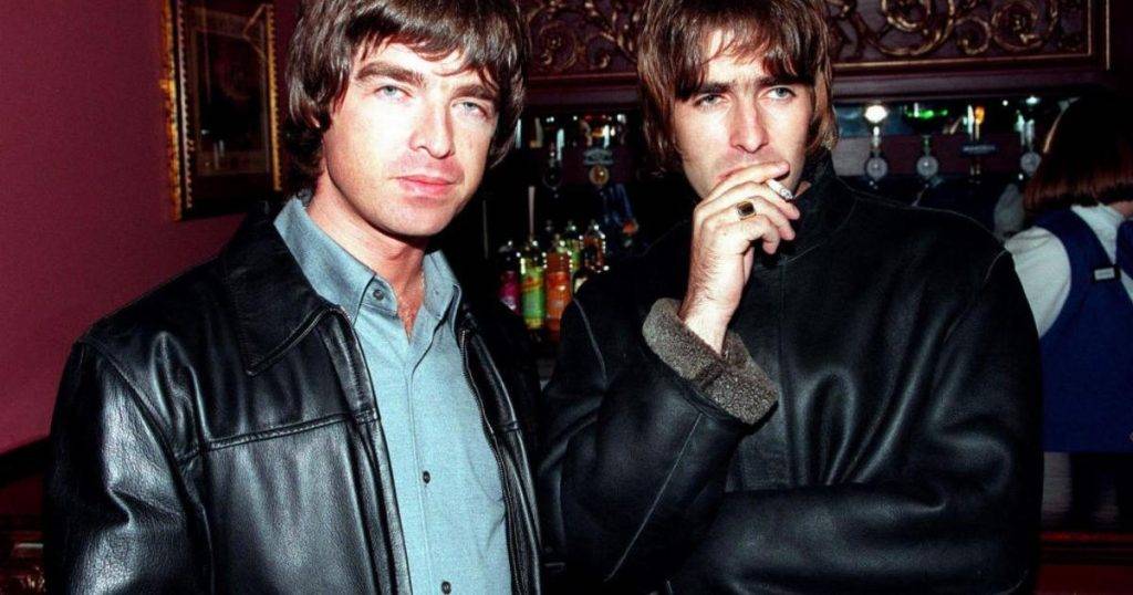 Oasis fans have lost more than £2,000,000 to ticket scams, bank says
