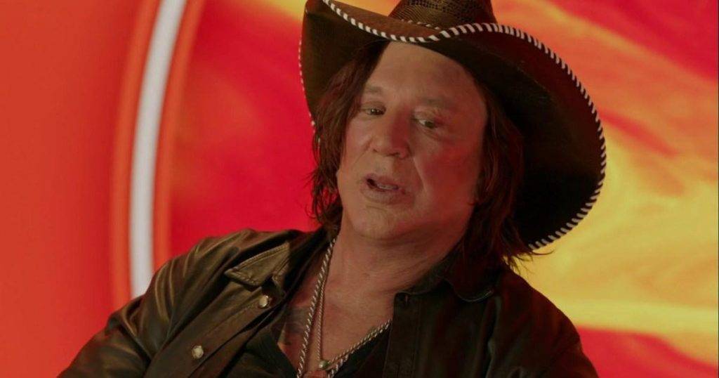 Mickey Rourke admits ‘career is in the toilet’ after mistake