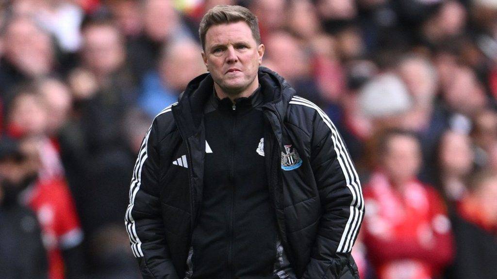 Newcastle boss Eddie Howe hospitalised to miss Man United clash