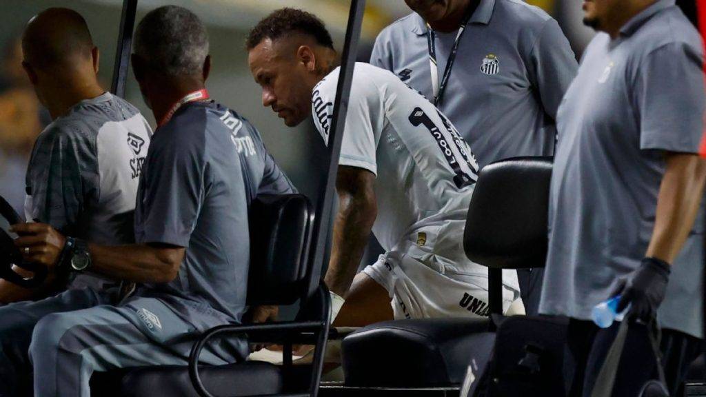 Neymar exits in tears after fresh injury setback