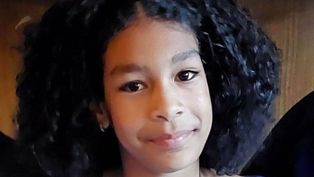 Body found after girl, 11, went missing in River Thames Body found after girl, 11, went missing in River Thames