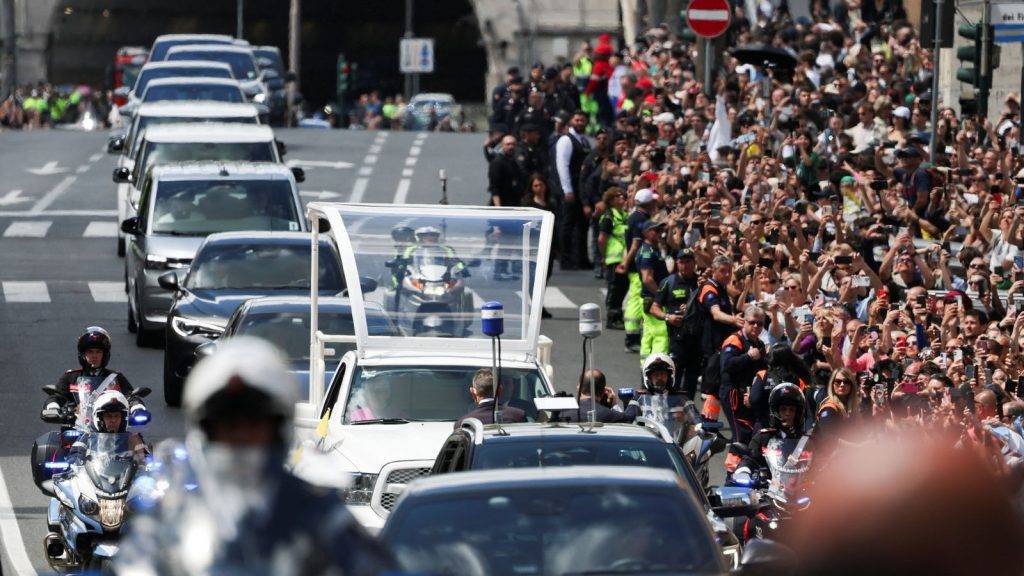 Pope Francis funeral 250,000 people bid farewell to pontiff who said ‘build bridges, not walls’