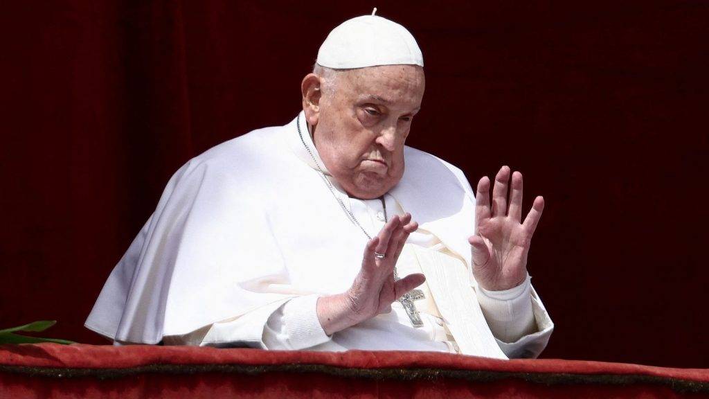 Pope delivers Easter blessing in first significant public appearance since illness Pope delivers Easter blessing in first significant public appearance since illness