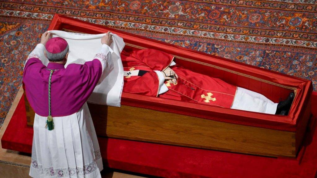 World leaders arrive for Pope’s funeral as 250,000 mourners pay final respects