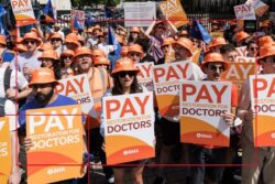 Teachers and doctors in England given 4% pay rise