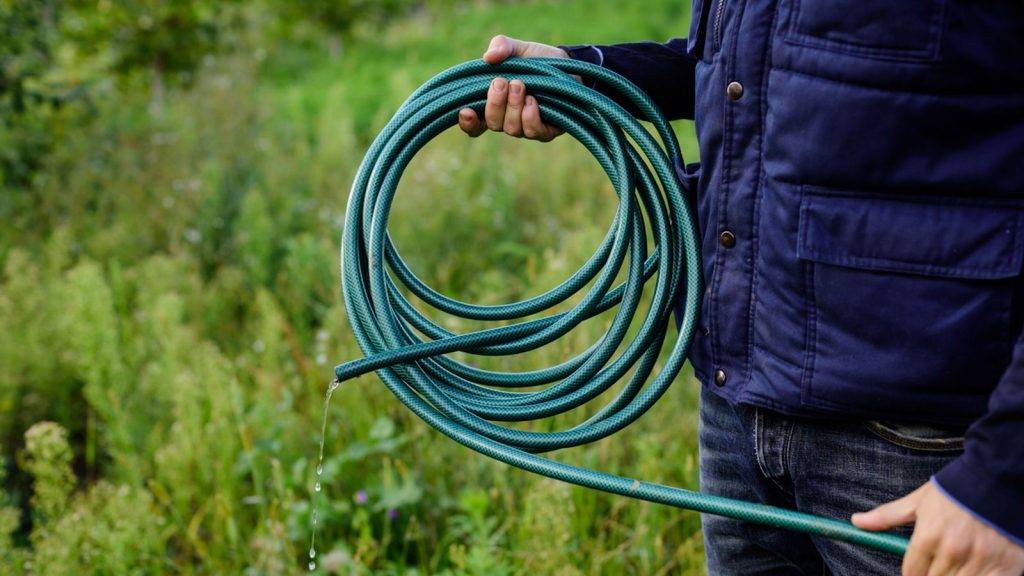 Hosepipe ban looms amid ‘medium’ drought risk as England suffers driest start to spring since 1950s Hosepipe ban looms amid ‘medium’ drought risk as England suffers driest start to spring since 1950s