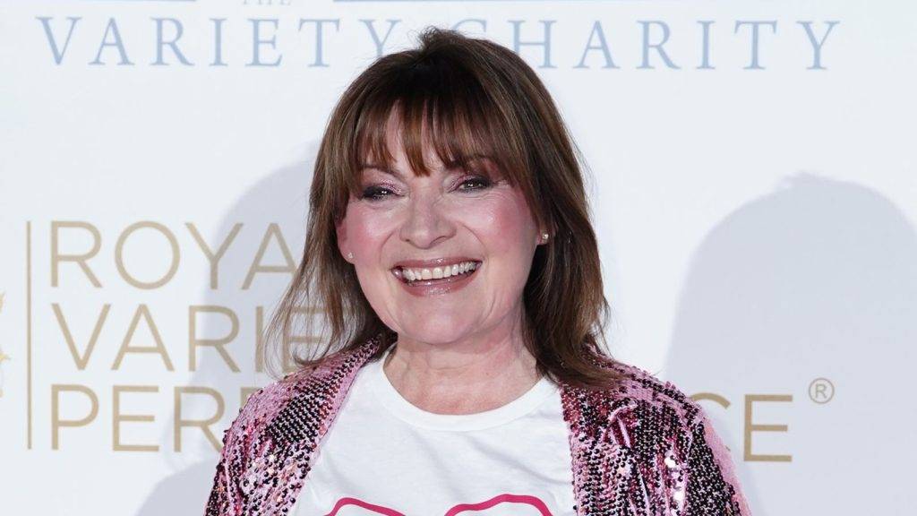 Lorraine Kelly says she will undergo surgery to remove ovaries Lorraine Kelly says she will undergo surgery to remove ovaries