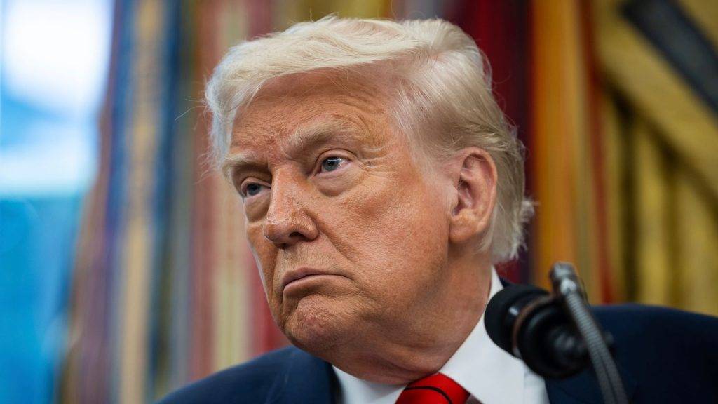 Trump says Ukraine should “immediately” agree to direct talks with Russia