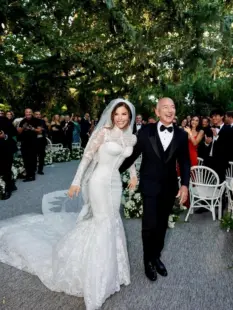 Jeff Bezos and Lauren Sanchez marry in Venice.