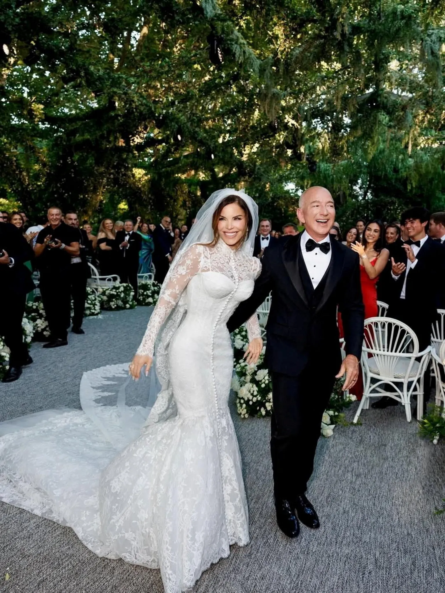 Jeff Bezos and Lauren Sanchez marry in Venice
