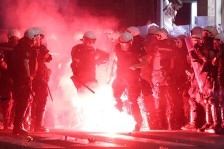 Police clash with anti-government demonstrators in Belgrade