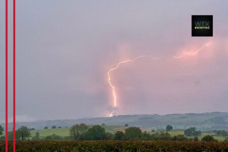UK thunderstorms to bring up to 40mm of rain in two hours amid flash flood warnings