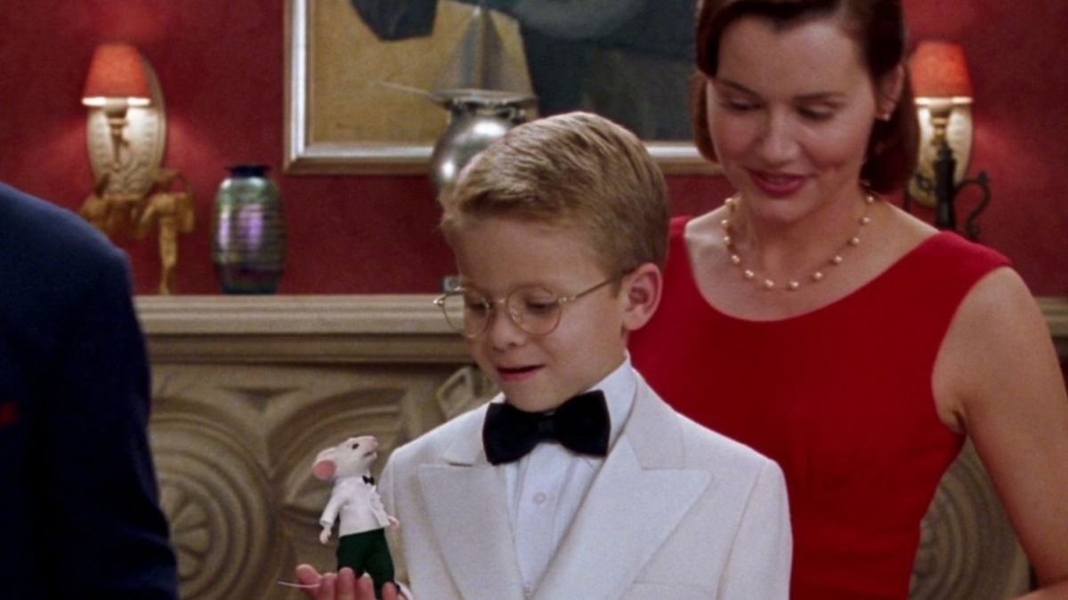 5 Insanely Valuable Things Just Hanging Out in the Backgrounds of Movies 1 - WTX News Breaking News, fashion & Culture from around the World - Daily News Briefings -Finance, Business, Politics & Sports News Stuart Little star reveals he took a break from acting because he "wasn't a very good actor" | WTX Entertainment