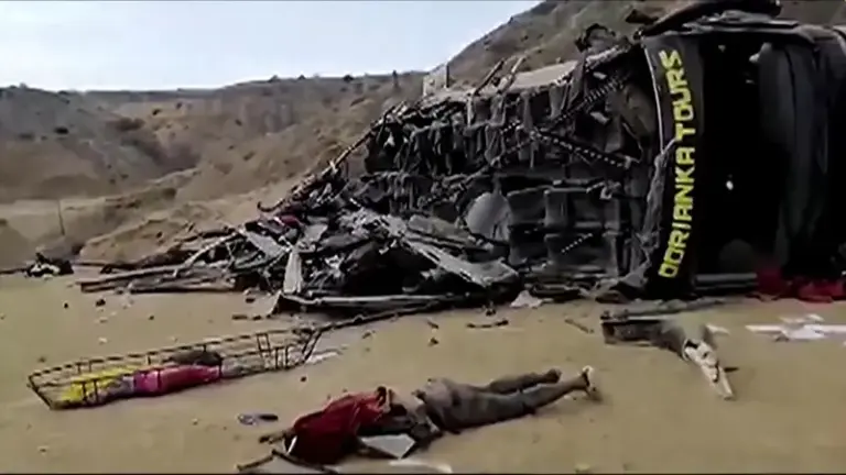 Bus crash in Peru kills at least 15