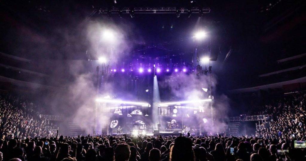 Legendary 00s band announce huge tour after cancelling Glastonbury slot Legendary 00s band announce huge tour after cancelling Glastonbury slot