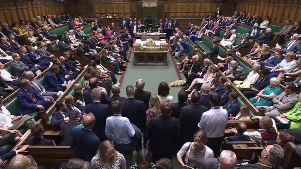 Starmer survives rebellion as welfare cuts pass key vote