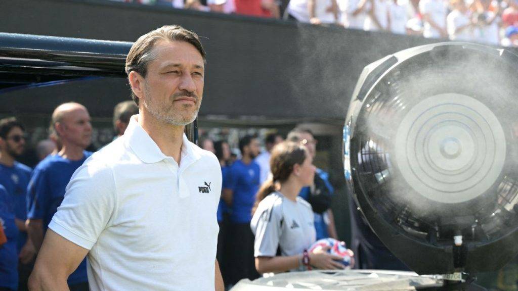 Dortmund coach Kovač: MetLife Stadium field more suited to golf Dortmund coach Kovač: MetLife Stadium field more suited to golf