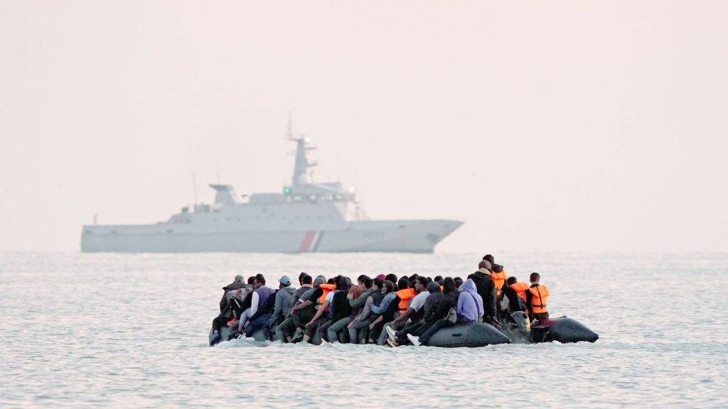 People smugglers to have assets frozen and be banned from UK