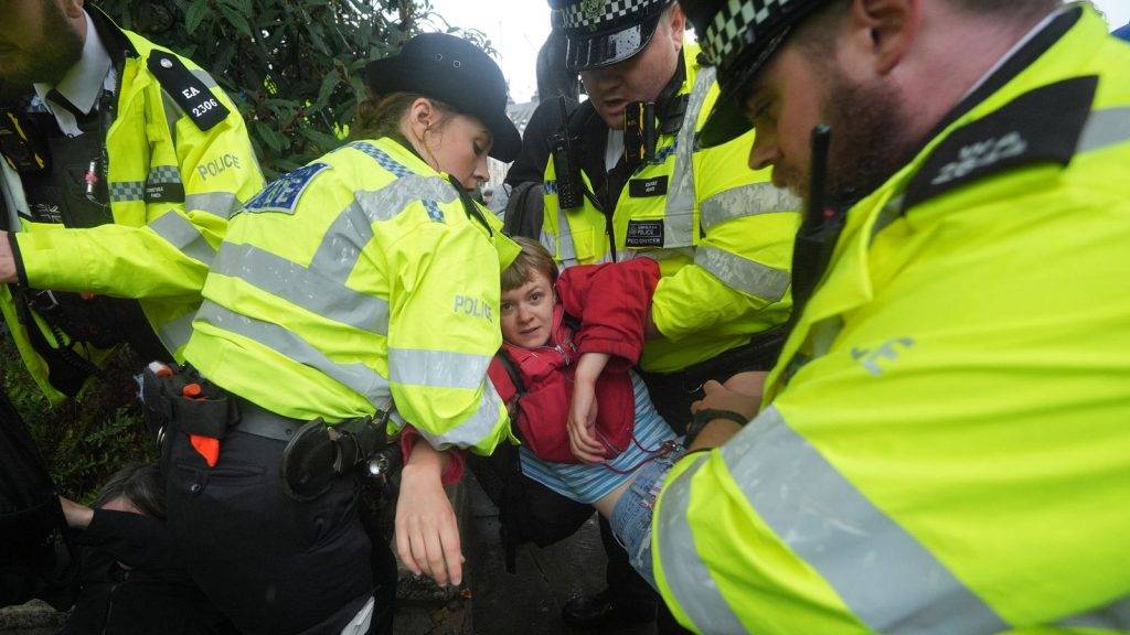 Police arrest Palestine Action protesters in Parliament Square – The End of Free Speech