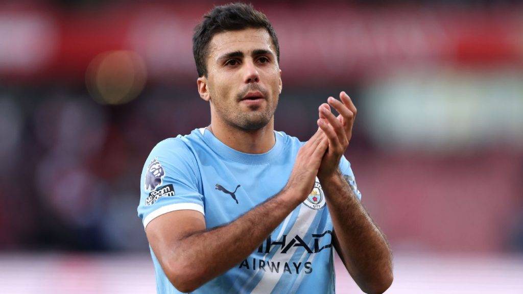 Man City’s Rodri had ‘a lot of pain in knee’ Guardiola