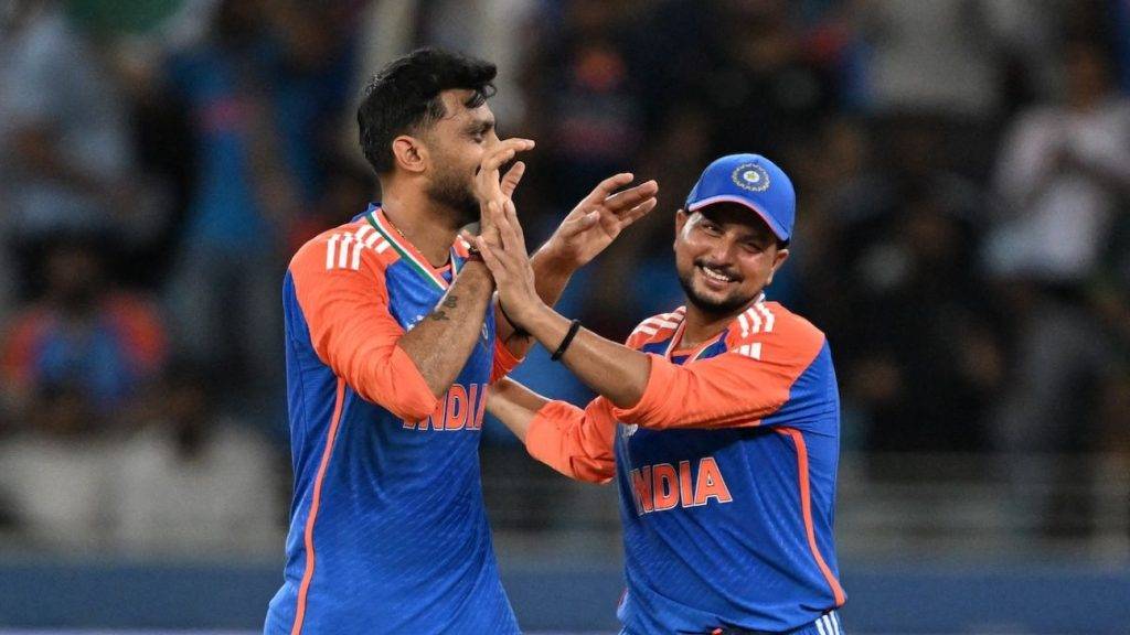 How Kuldeep and Axar slammed the door shut on Pakistan in middle overs How Kuldeep and Axar slammed the door shut on Pakistan in middle overs