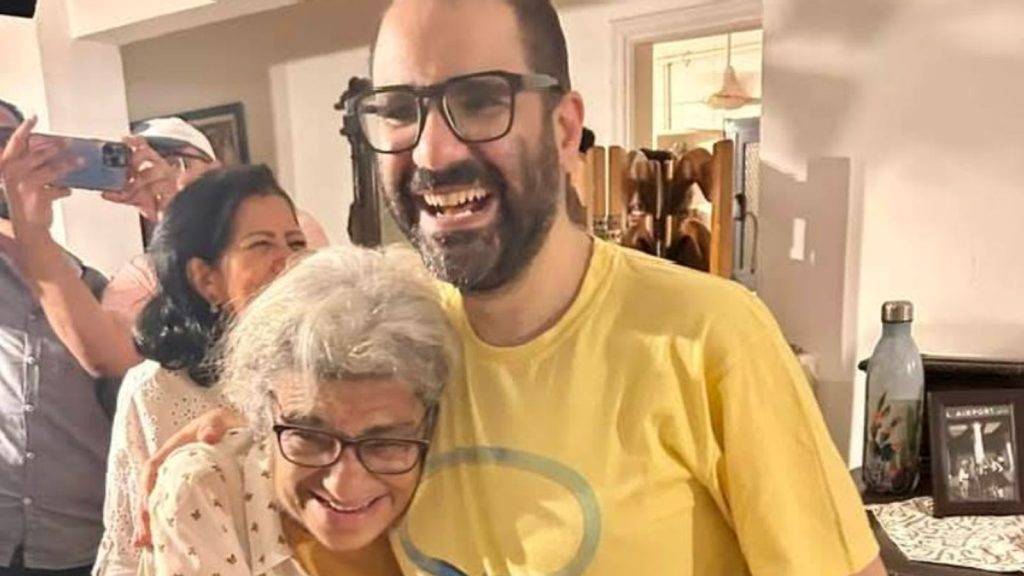 British-Egyptian activist Alaa Abd El Fattah released from prison after being pardoned