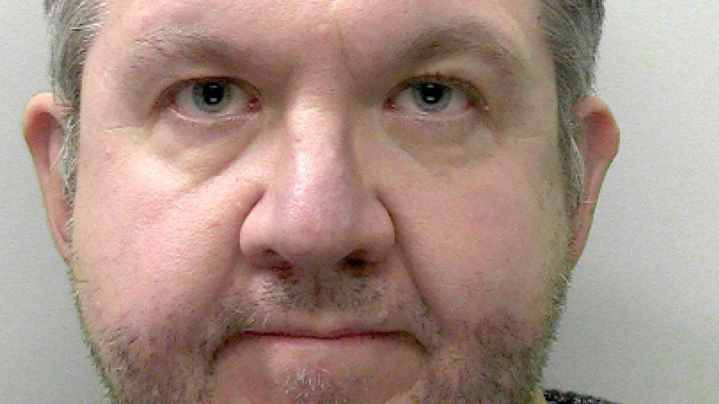 NHS surgeon jailed for fraud over amputation of own legs for ‘sexual gratification’