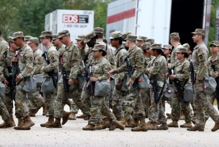 Judge temporarily blocks Illinois National Guard deployment
