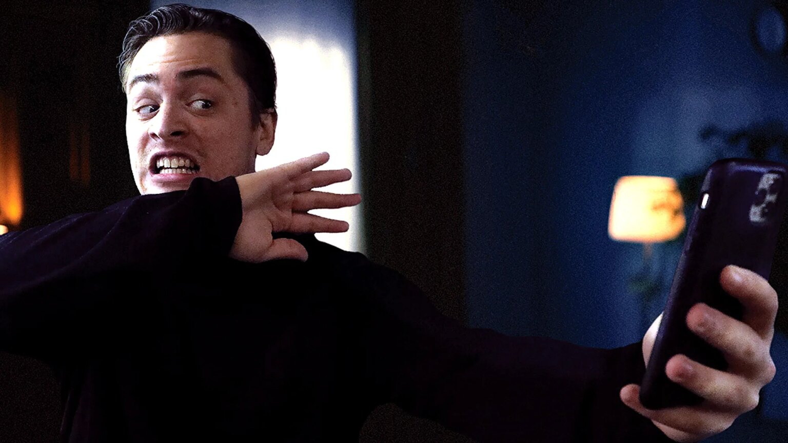 Real-Life Dracula Recoils After Seeing Woman On Dating App Wearing Crucifix