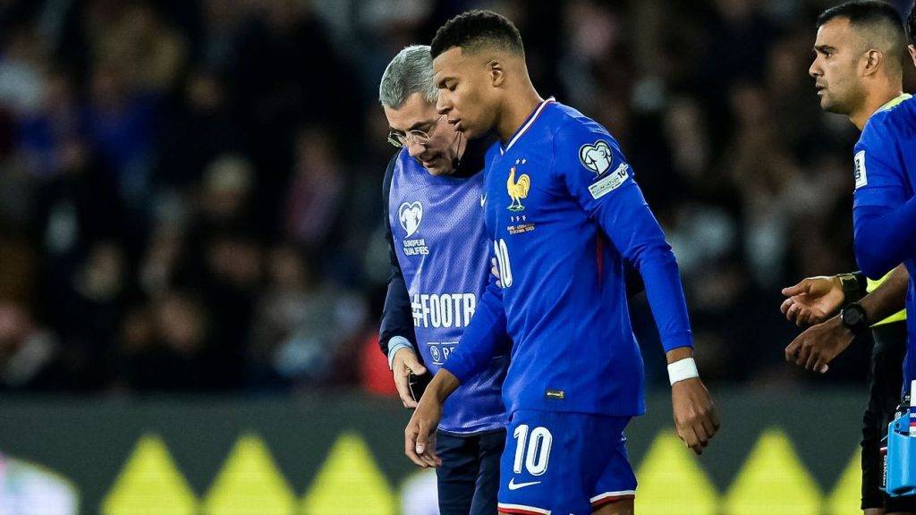 Kylian Mbappé to return to Real Madrid with ankle injury Kylian Mbappé to return to Real Madrid with ankle injury